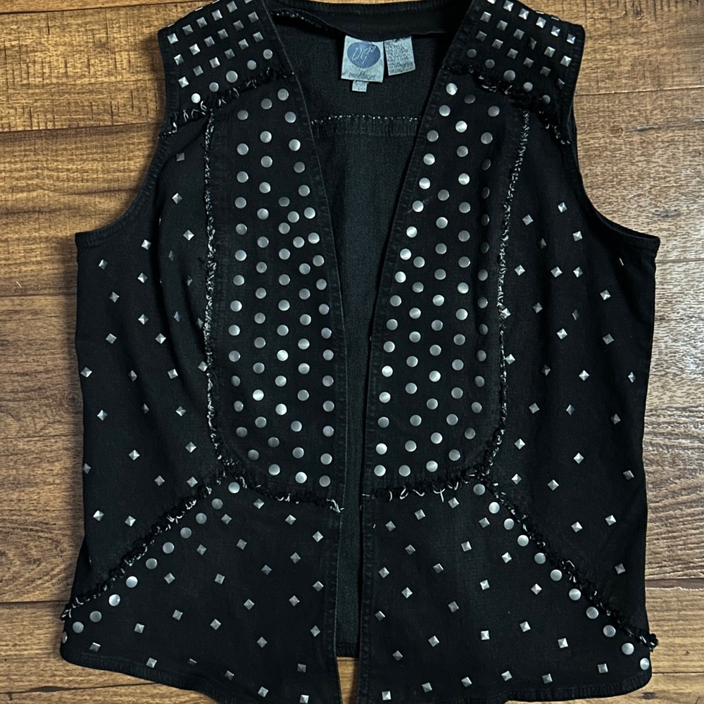DG2 Diane Gilman ~ Size Large ~ Black Denim W/ Silver Studded Jacket Vest - Picture 2 of 15